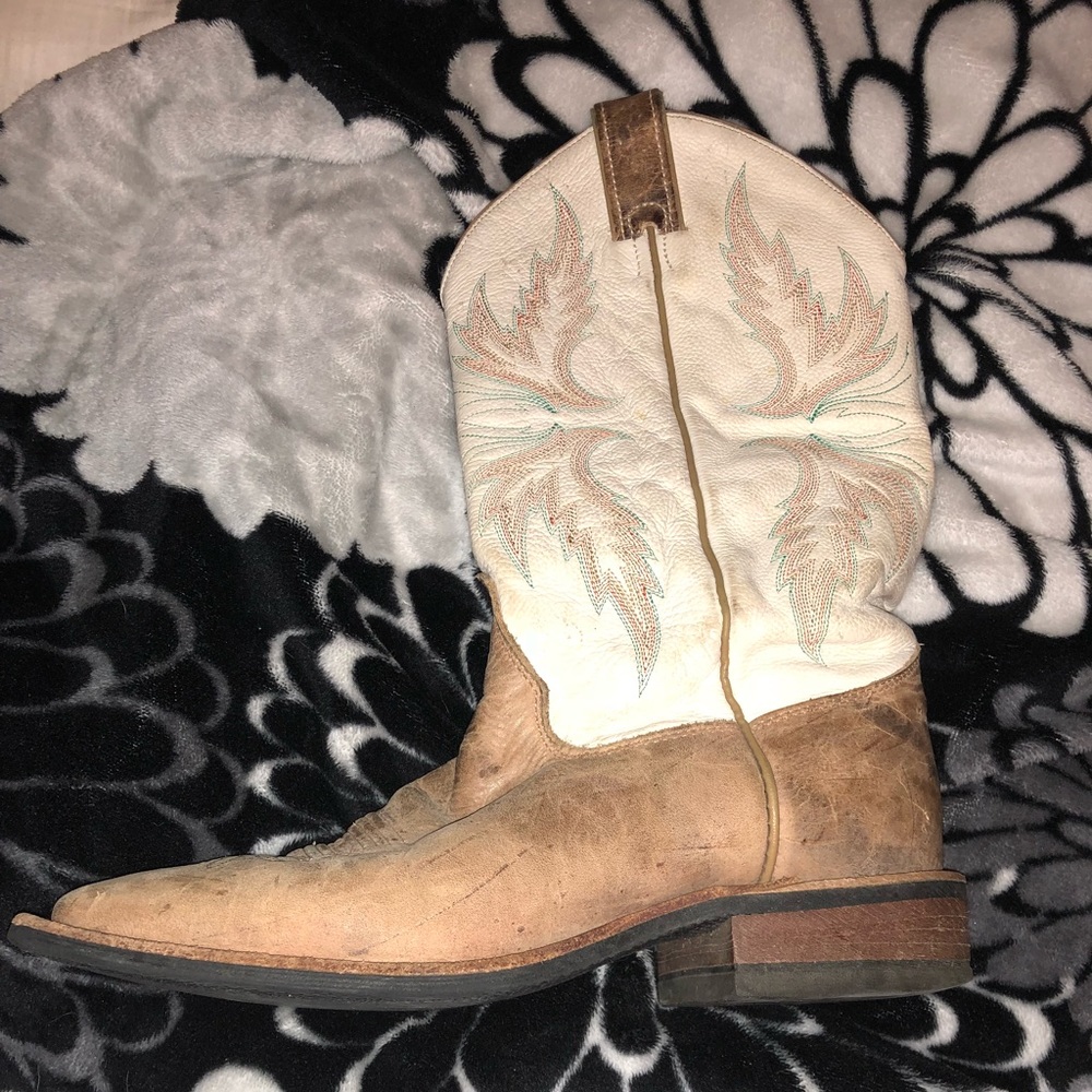 Women’s Justin boots!